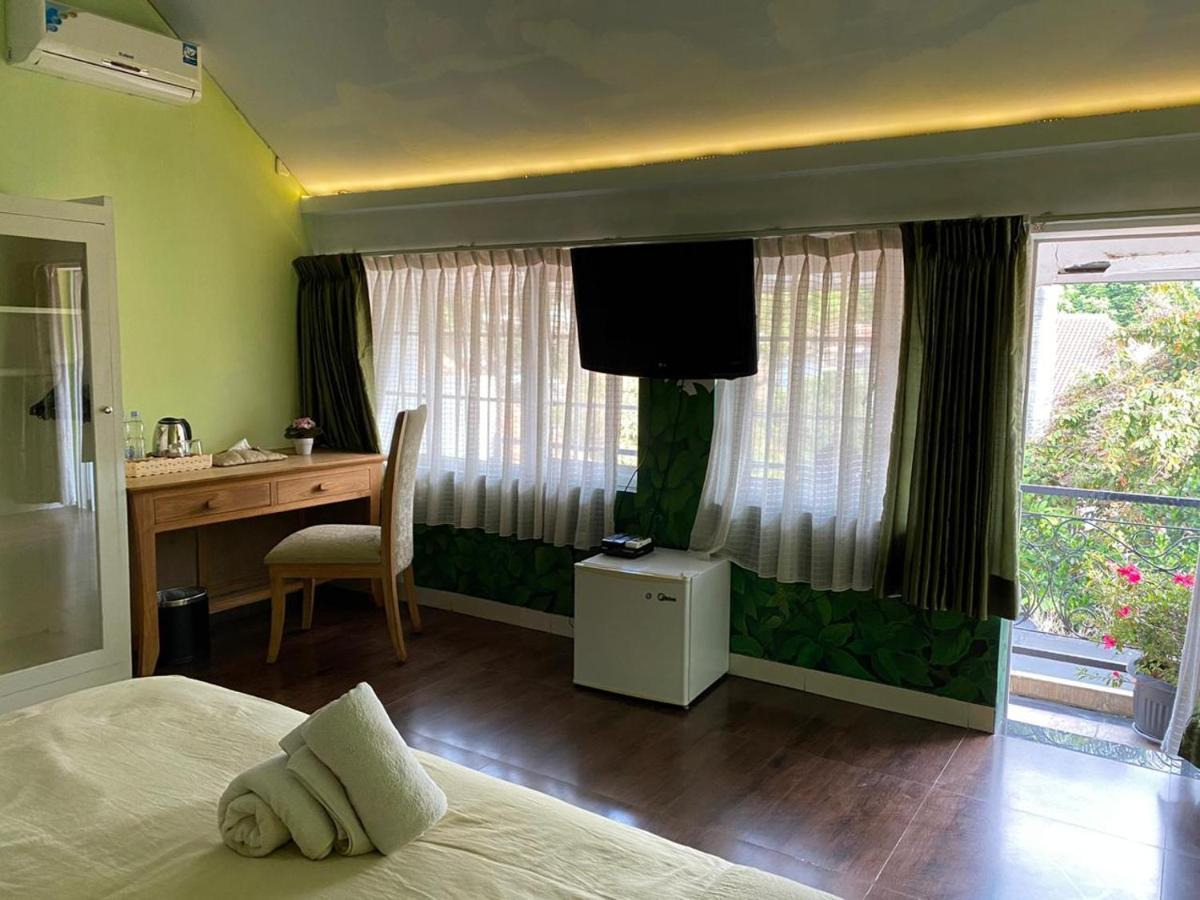 La Nostalgie Boutique Guest House Bandung Exterior foto