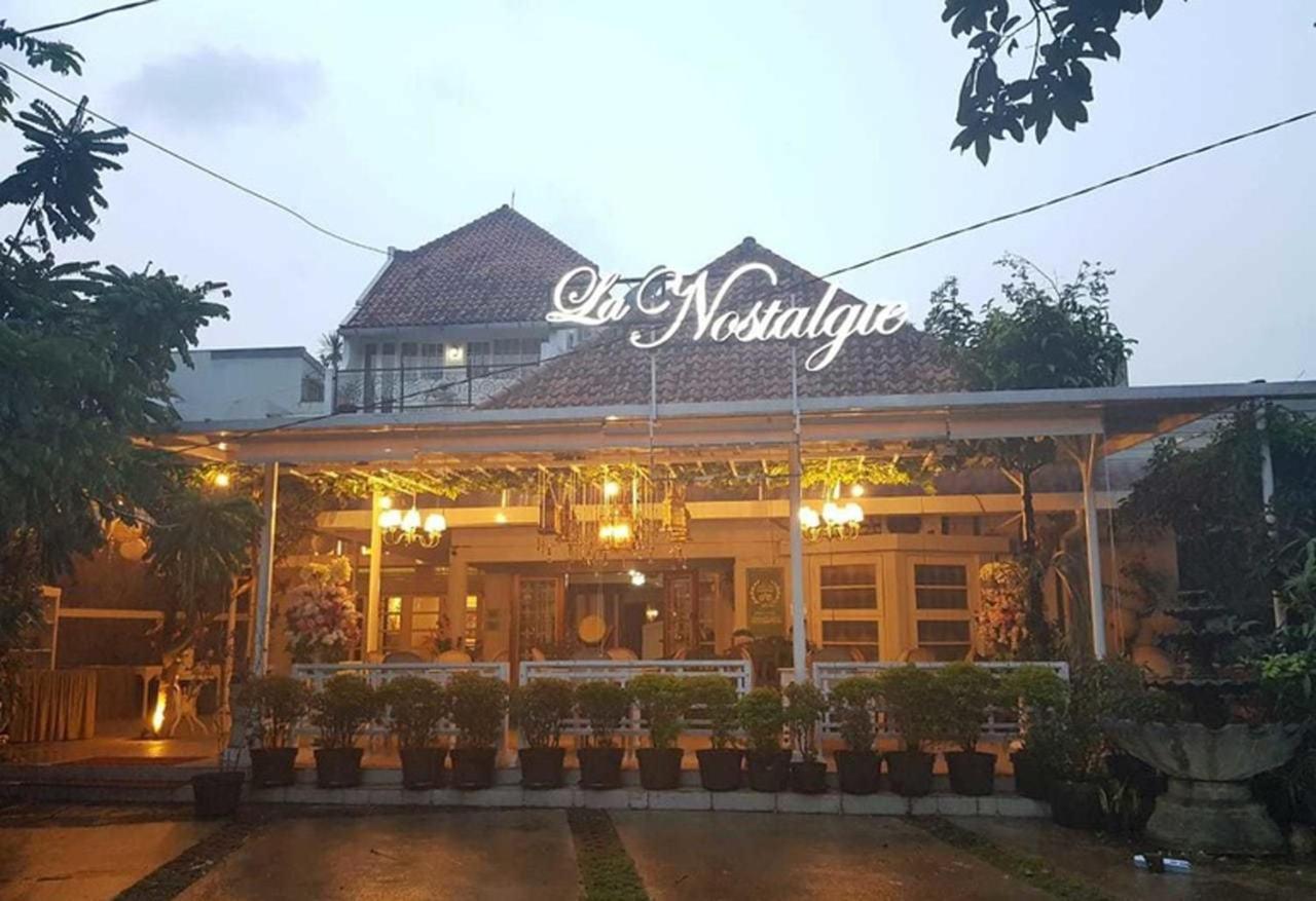 La Nostalgie Boutique Guest House Bandung Exterior foto