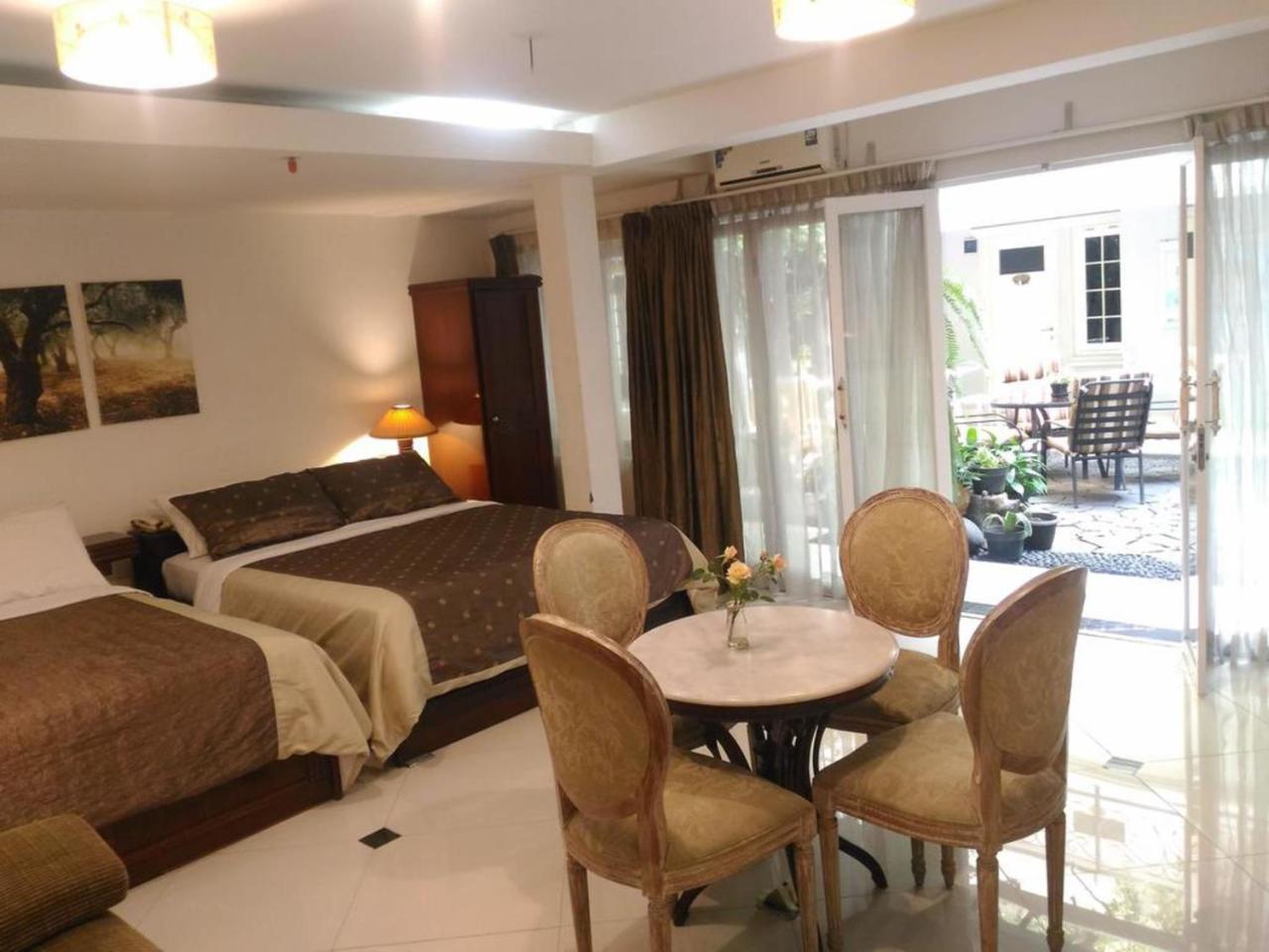 La Nostalgie Boutique Guest House Bandung Exterior foto